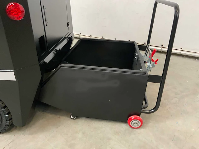 Kremer - 2025 - krs100 - straatveegmachine - afbeelding 25 van  25