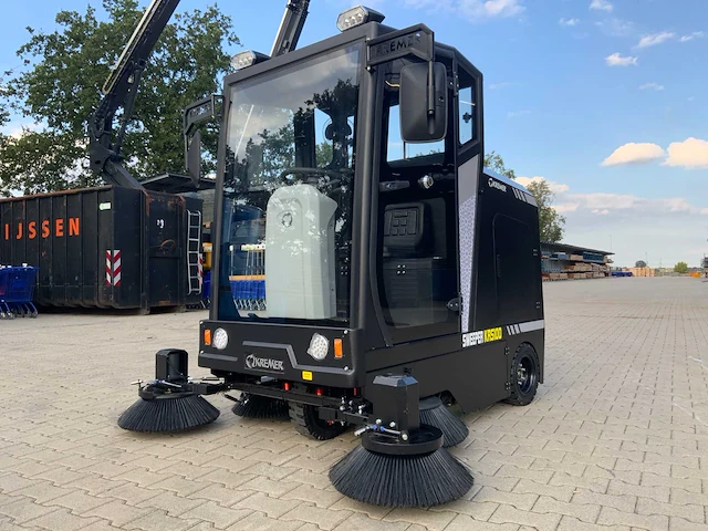 Kremer - 2025 - krs100 - straatveegmachine - afbeelding 1 van  25