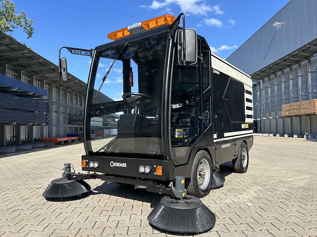 Kremer - 2025 - krs500 - parkeerplaats veegmachine - afbeelding 12 van  36