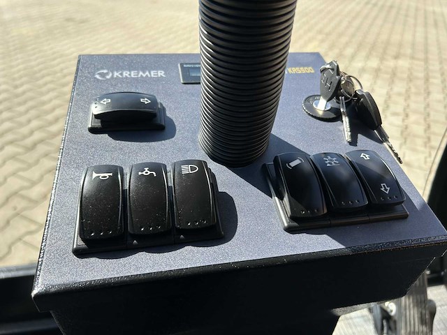 Kremer - 2025 - krs500 - parkeerplaats veegmachine - afbeelding 8 van  9