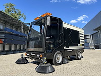 Kremer - 2025 - krs500 - parkeerplaats veegmachine