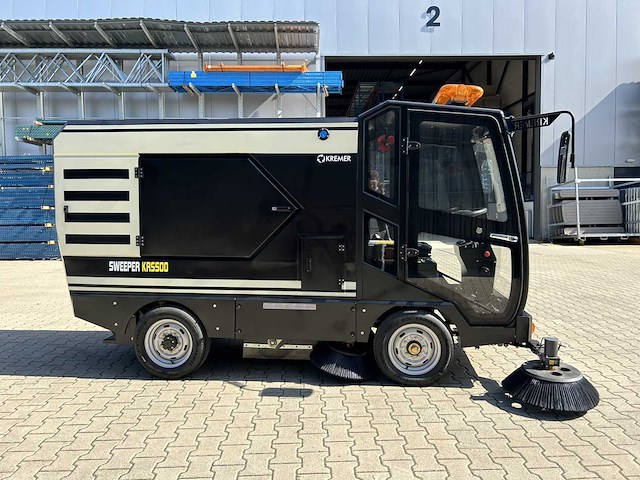 Kremer - 2025 - krs500 - parkeerplaats veegmachine - afbeelding 32 van  36