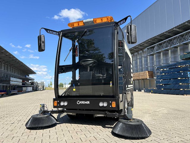 Kremer - 2025 - krs500 - parkeerplaats veegmachine - afbeelding 35 van  36