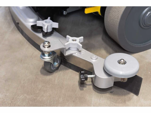 Kremer - 2026 - kr-fr70 - industriële zit schrobzuigmachine - afbeelding 9 van  28