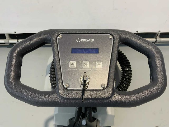 Kremer - 2026 - krm30 - zelfrijdende veegmachine - afbeelding 10 van  13