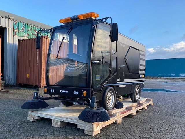 Kremer - 2026 - krs500 - zelfrijdende veegmachine - afbeelding 1 van  12
