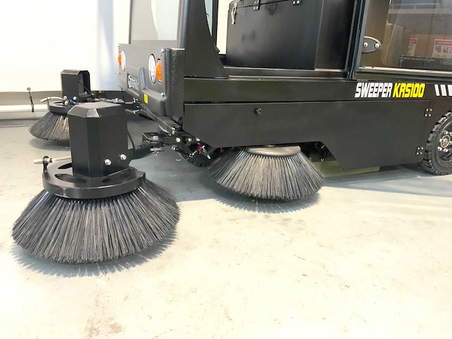 Kremer - krs 100 - zelfrijdende veegmachine met cabine - werkbreedte 190 cm - waternevel sproeisysteem - afbeelding 15 van  24