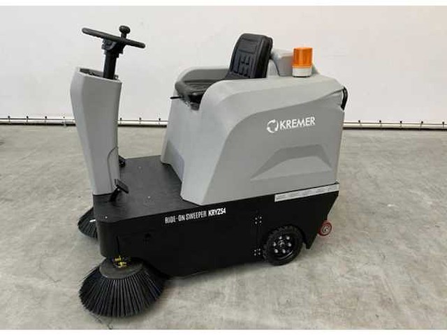 Kremer - kryzs4 opzit veegmachine - werkbreedte 125 cm - 2026 - afbeelding 1 van  10