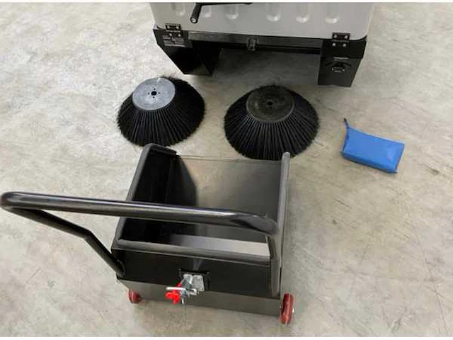 Kremer - kryzs4 opzit veegmachine - werkbreedte 125 cm - 2026 - afbeelding 2 van  10