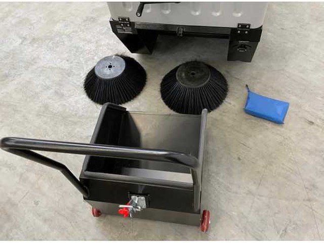 Kremer - kryzs4 opzit veegmachine - werkbreedte 125cm - 2026 - afbeelding 2 van  10