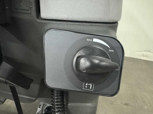 Kremer kr-fl50a - schrobzuigmachine - schrobben - zuigen en drogen - reinigingsmachine - afbeelding 2 van  14