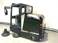 Kremer krs100 - zelfrijdende veegmachine met cabine - werkbreedte 190 cm - waternevel sproeisysteem - afbeelding 1 van  24