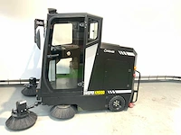 Kremer krs100 - zelfrijdende veegmachine met cabine - werkbreedte 190 cm - waternevel sproeisysteem