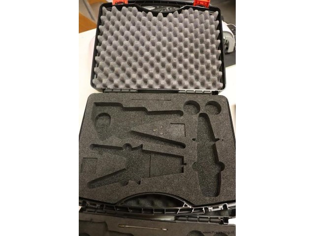 Krimptang in koffer & lege koffers (2 stuks) - afbeelding 6 van  8