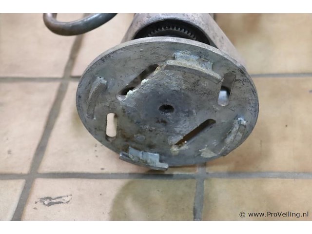 Krinner kr e 20 montagemachine - afbeelding 9 van  10