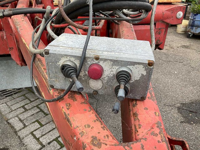 Krone turbo-3200 opraapwagen - afbeelding 4 van  18