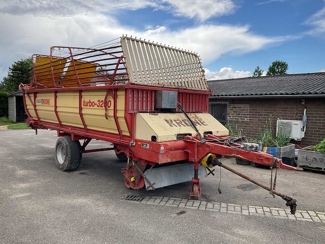 Krone turbo-3200 opraapwagen - afbeelding 12 van  18