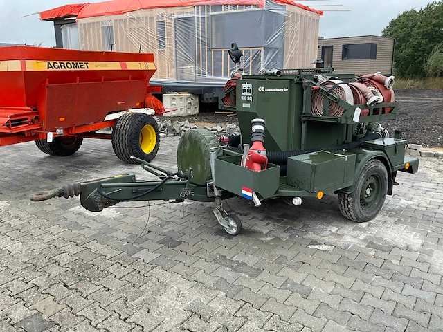 Kronenburg 933sq mobiele brandblus-/ en slangeninstallatie op enkelassige aanhanger - afbeelding 1 van  18