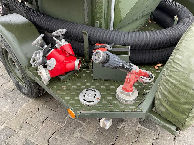 Kronenburg 933sq mobiele brandblus-/ en slangeninstallatie op enkelassige aanhanger - afbeelding 15 van  18
