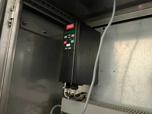 Krones/stork/zalkin/kosme flessen spoel/vul/etiketteerlijn (7000 fles/uur)met onderdelen - afbeelding 65 van  99