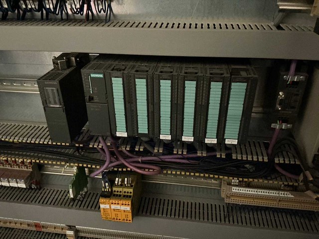 Krones/stork/zalkin/kosme flessen spoel/vul/etiketteerlijn (7000 fles/uur)met onderdelen - afbeelding 3 van  99