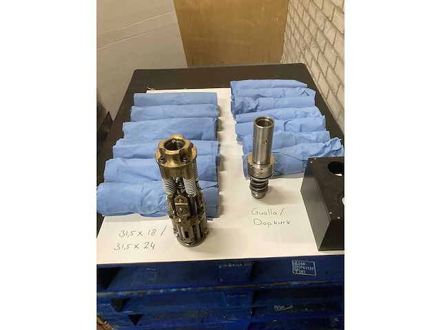 Krones/stork/zalkin/kosme flessen spoel/vul/etiketteerlijn (7000 fles/uur)met onderdelen - afbeelding 61 van  99