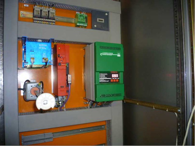 Krones/stork/zalkin/kosme flessen spoel/vul/etiketteerlijn (7000 fles/uur)met onderdelen - afbeelding 4 van  99