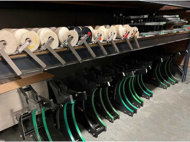 Krones/stork/zalkin/kosme flessen spoel/vul/etiketteerlijn (7000 fles/uur)met onderdelen - afbeelding 13 van  99