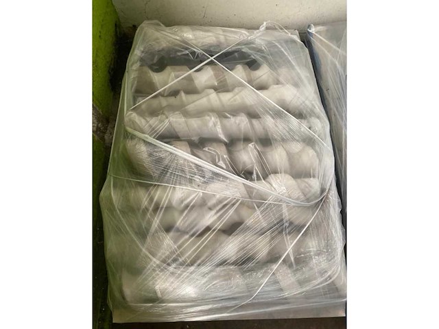 Krones/stork/zalkin/kosme flessen spoel/vul/etiketteerlijn (7000 fles/uur)met onderdelen - afbeelding 15 van  99