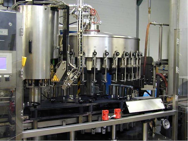 Krones/stork/zalkin/kosme flessen spoel/vul/etiketteerlijn (7000 fles/uur)met onderdelen - afbeelding 11 van  99