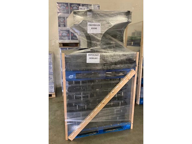 Krones/stork/zalkin/kosme flessen spoel/vul/etiketteerlijn (7000 fles/uur)met onderdelen - afbeelding 19 van  99