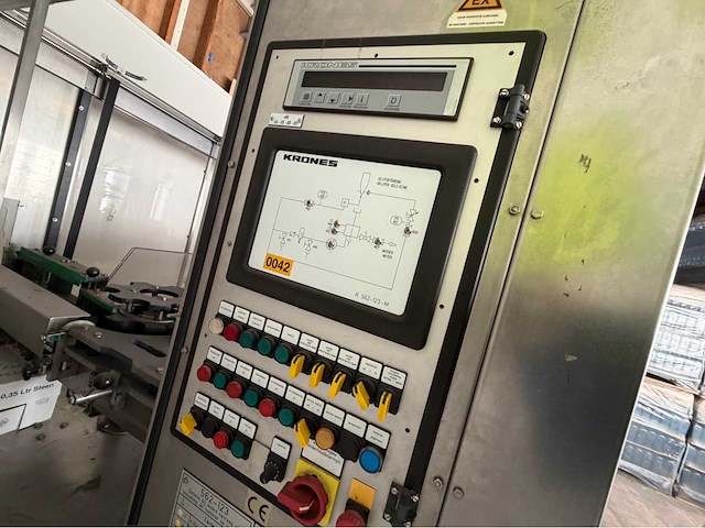 Krones/stork/zalkin/kosme flessen spoel/vul/etiketteerlijn (7000 fles/uur)met onderdelen - afbeelding 88 van  99