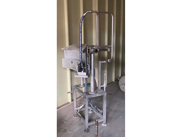 Krones/stork/zalkin/kosme flessen spoel/vul/etiketteerlijn (7000 fles/uur)met onderdelen - afbeelding 27 van  99