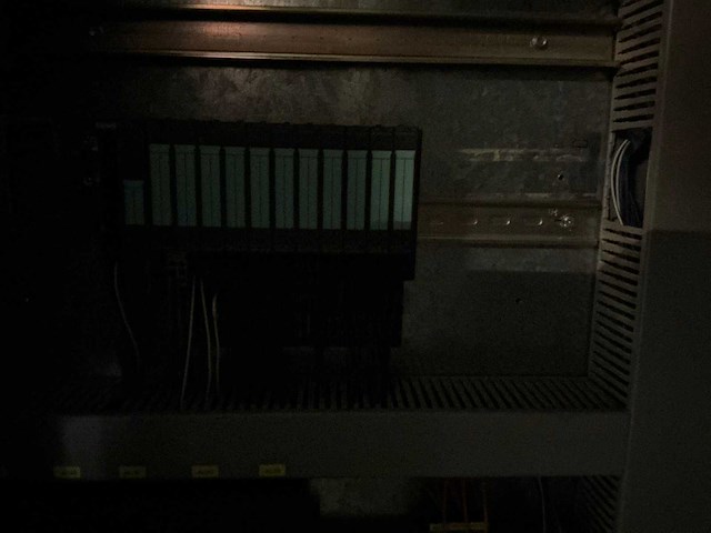 Krones/stork/zalkin/kosme flessen spoel/vul/etiketteerlijn (7000 fles/uur)met onderdelen - afbeelding 92 van  99