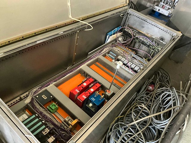 Krones/stork/zalkin/kosme flessen spoel/vul/etiketteerlijn (7000 fles/uur)met onderdelen - afbeelding 48 van  99