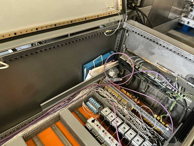 Krones/stork/zalkin/kosme flessen spoel/vul/etiketteerlijn (7000 fles/uur)met onderdelen - afbeelding 52 van  99