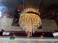 Kroonluchter met glazen plafond - afbeelding 1 van  1