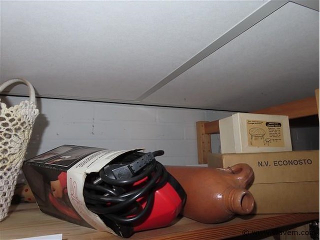 Kruik, emaille kan, stoom verdamper enz…. - afbeelding 2 van  3