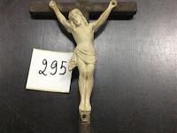 Kruisbeeld bisquit - afbeelding 1 van  2
