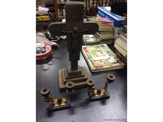 Kruisbeeld + kaarsenhouders - afbeelding 1 van  3