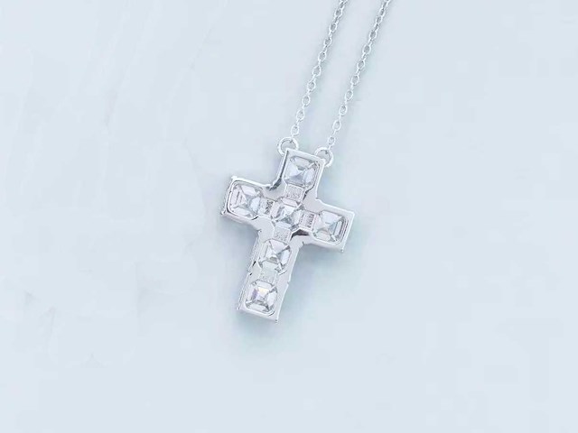 Kruishanger met asscher geslepen diamanten van hoge kwaliteit - afbeelding 7 van  7