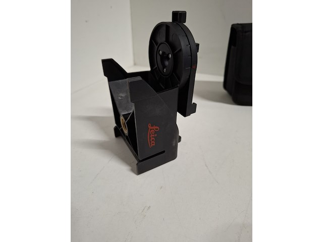 Kruis/lijn laser (zelf nivellerend) leica, lino l2p5, bouwjaar 2018 - afbeelding 8 van  9