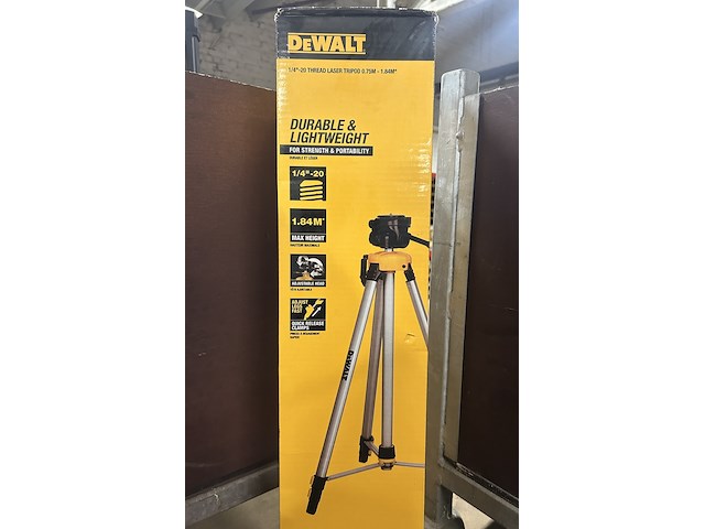 Kruislijnlaser in koffer, 1x statief, 1x accu, 1x lader dewalt, dce089d1g - afbeelding 3 van  7