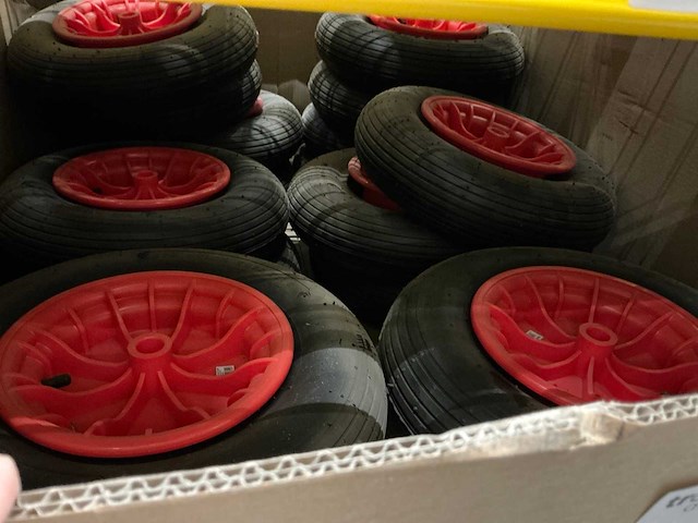 Kruiwagen banden (17x) - afbeelding 1 van  3