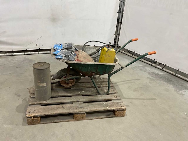 Kruiwagen en diversen - afbeelding 3 van  7