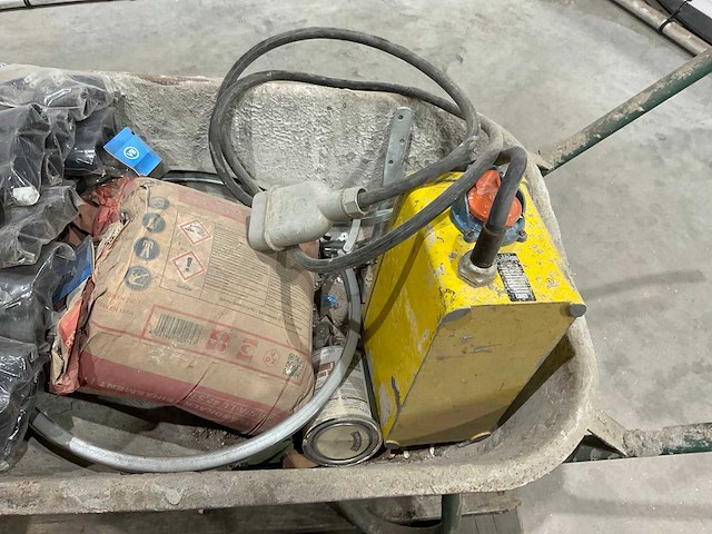 Kruiwagen en diversen - afbeelding 4 van  7