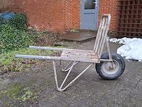 Kruiwagen en stenen kruiwagen, matador - afbeelding 2 van  12