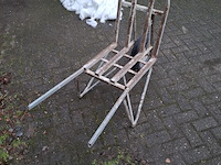 Kruiwagen en stenen kruiwagen, matador - afbeelding 3 van  12