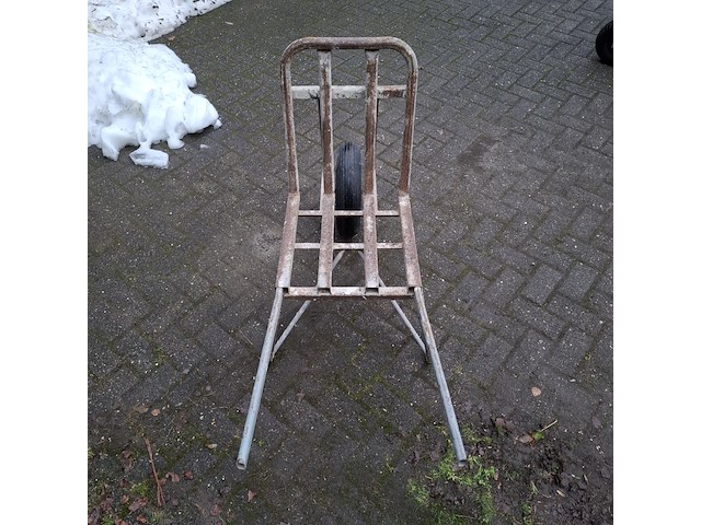 Kruiwagen en stenen kruiwagen, matador - afbeelding 4 van  12