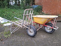 Kruiwagen en stenen kruiwagen, matador - afbeelding 1 van  12